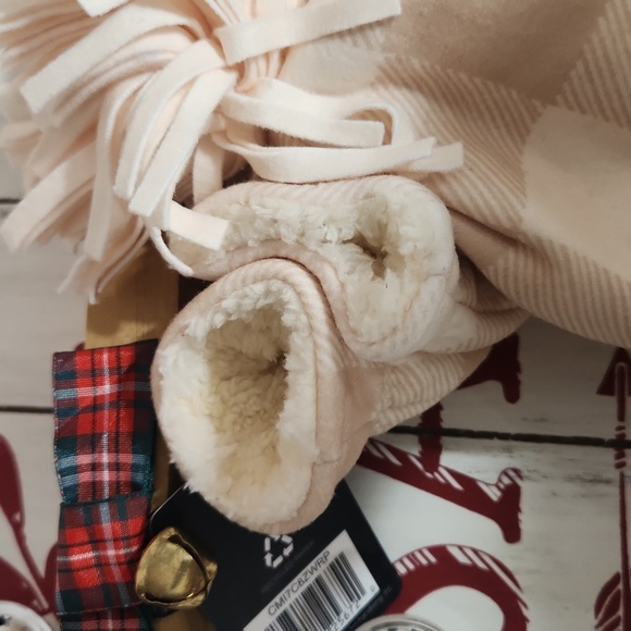 WEATHERPROOF hat And Mittens Set - Picture 7 of 13